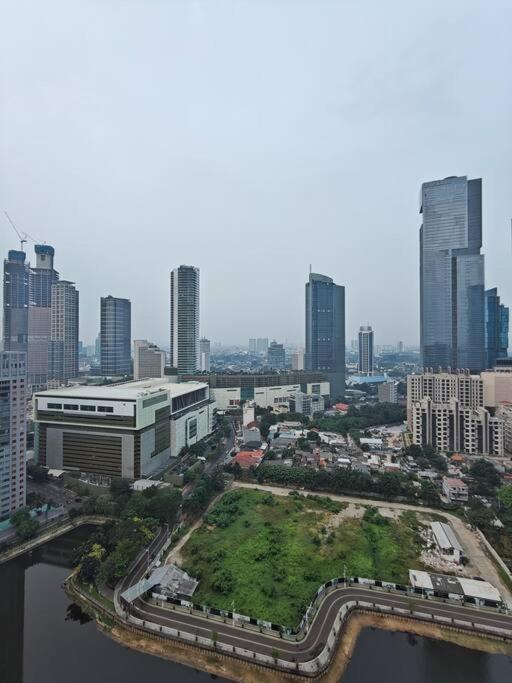 2br At View Thamrin Netflix अपार्टमेंट Jakarta